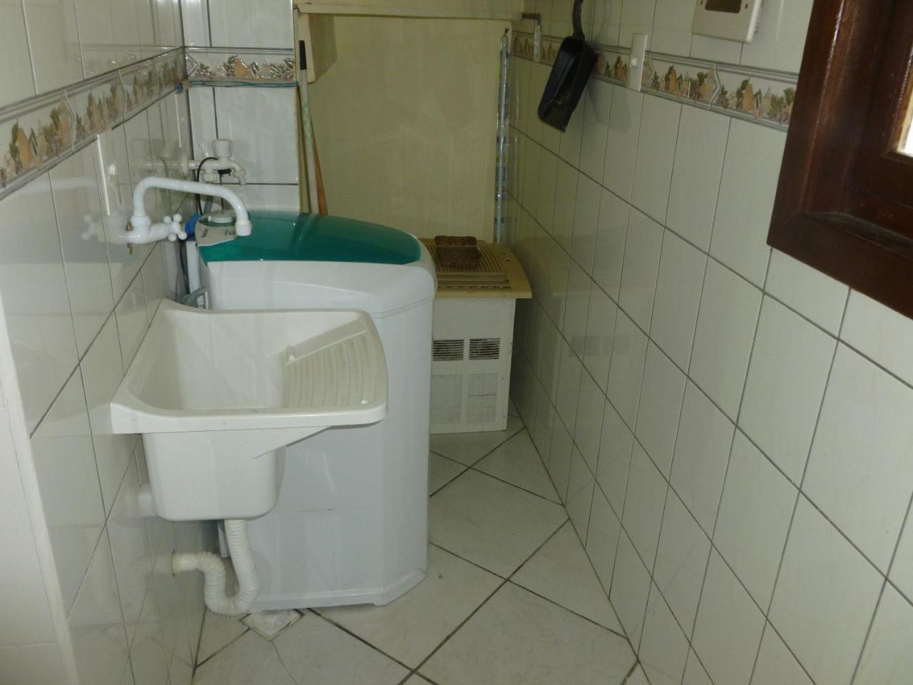 Apartamento 12 - Bombinhas - 200 Metros Da Praia Luaran gambar